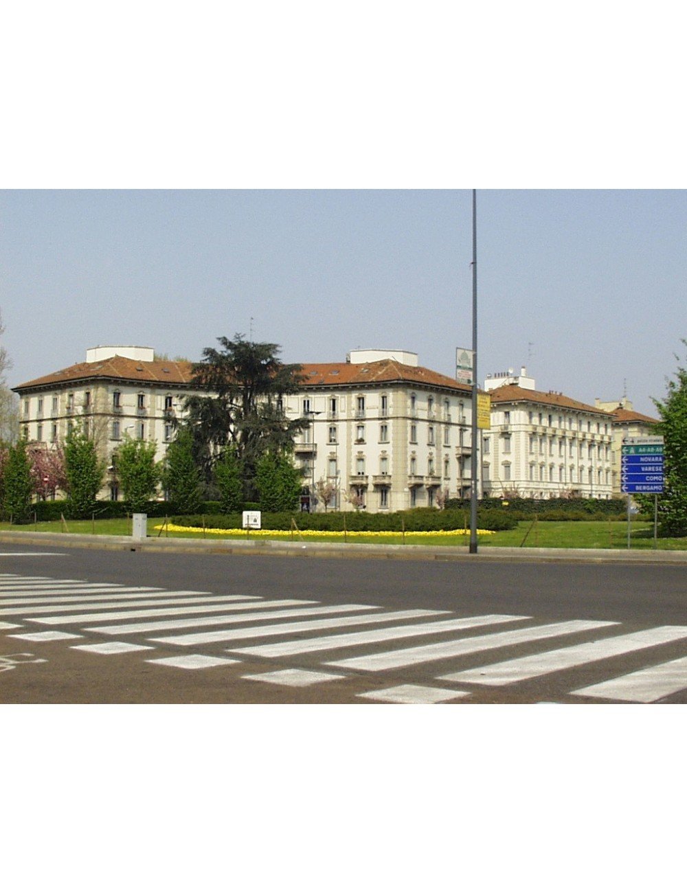 Piazzale Giulio Cesare Milano